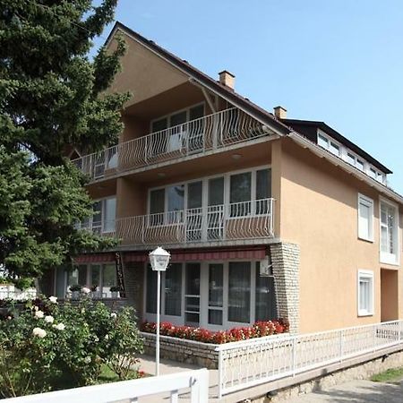 Siesta Apartmanhaz Balatonfuered Eksteriør billede